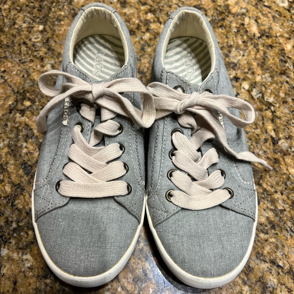 Taos WOMENS size 6.5